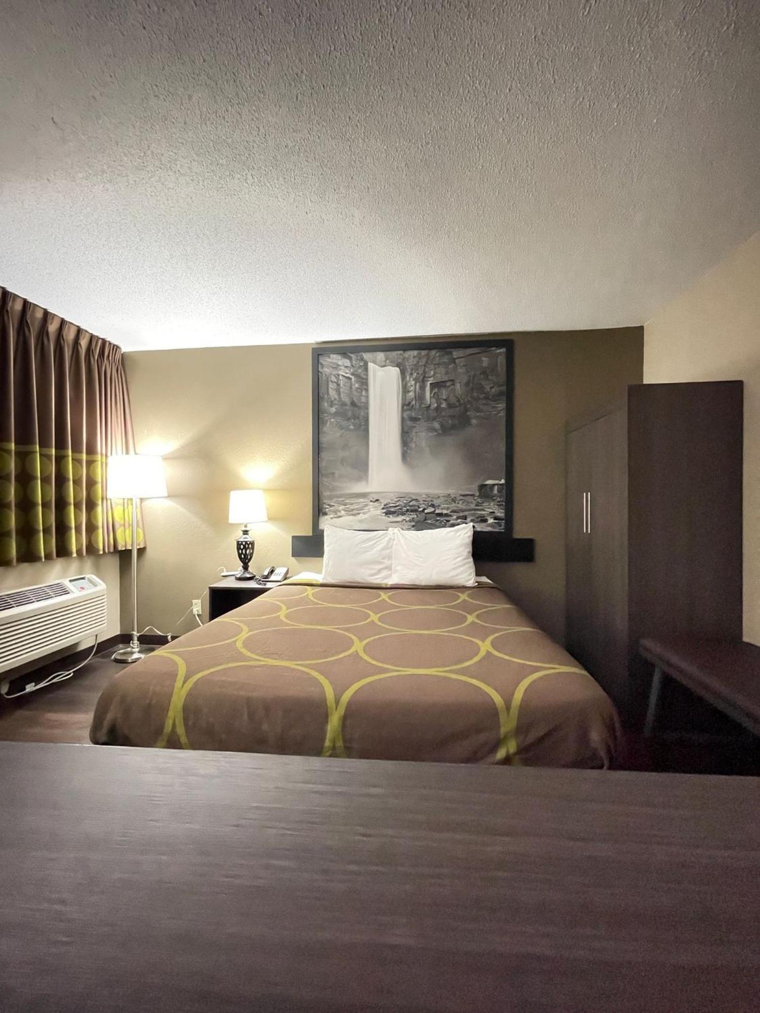 Super 8 By Wyndham Ithaca Hotell Eksteriør bilde