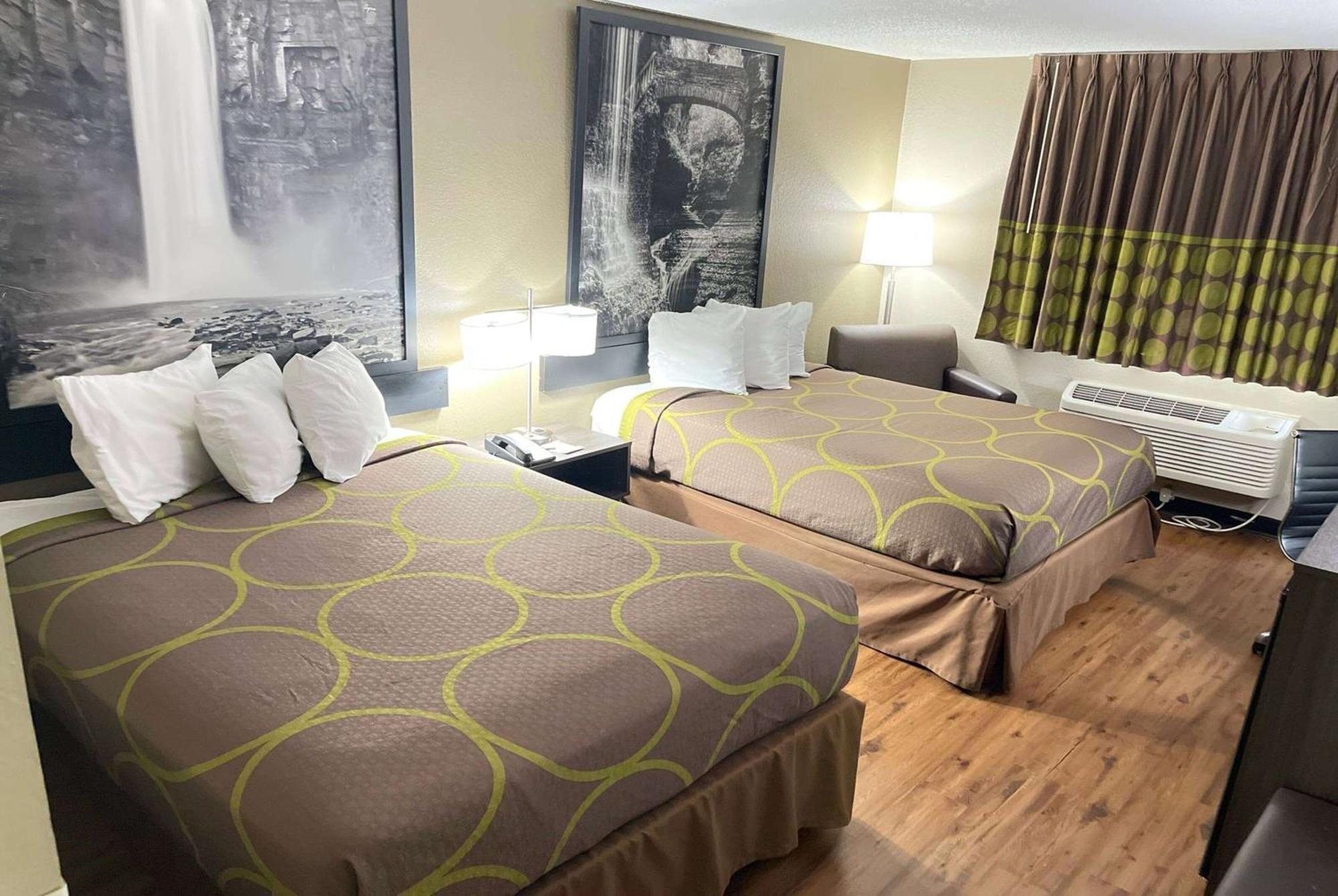 Super 8 By Wyndham Ithaca Hotell Eksteriør bilde