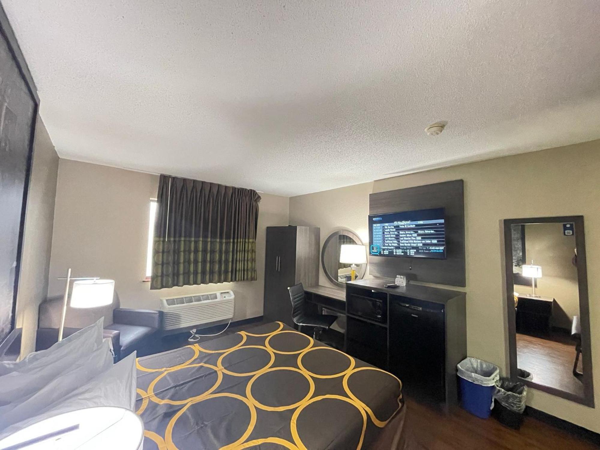 Super 8 By Wyndham Ithaca Hotell Eksteriør bilde