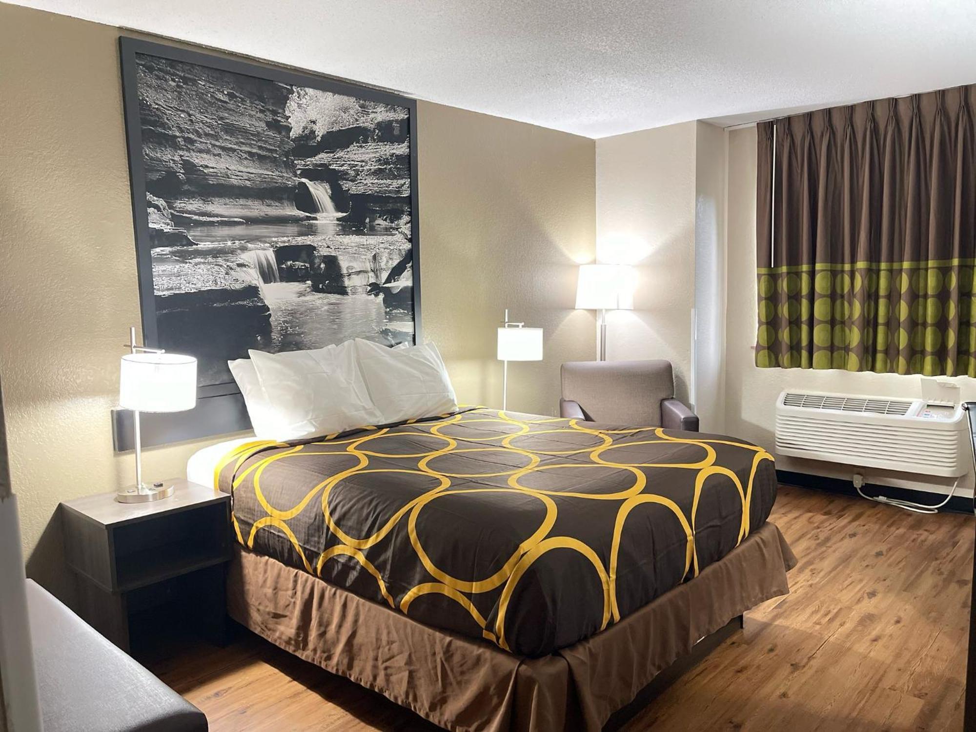 Super 8 By Wyndham Ithaca Hotell Eksteriør bilde
