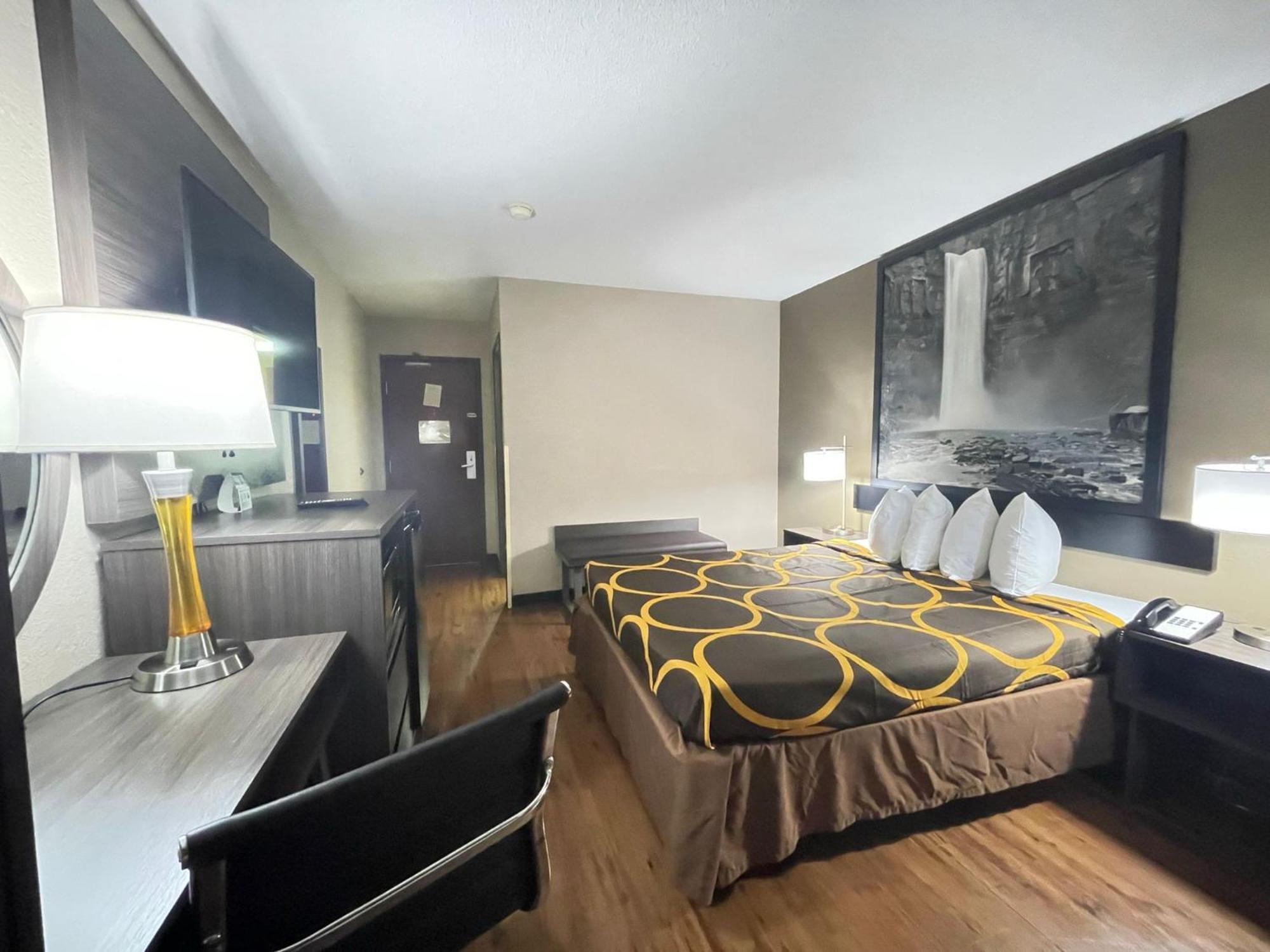Super 8 By Wyndham Ithaca Hotell Eksteriør bilde